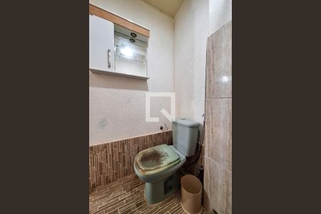 Casa à venda com 290m², 5 quartos e 3 vagas Casa à venda com 290m², 5 quartos e 3 vagasBanheiro da Suíte 2