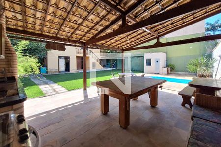 Casa à venda com 290m², 5 quartos e 3 vagas Casa à venda com 290m², 5 quartos e 3 vagasÁrea Externa