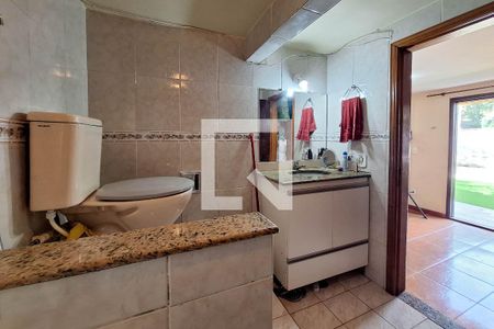 Casa à venda com 290m², 5 quartos e 3 vagas Casa à venda com 290m², 5 quartos e 3 vagasBanheiro Social