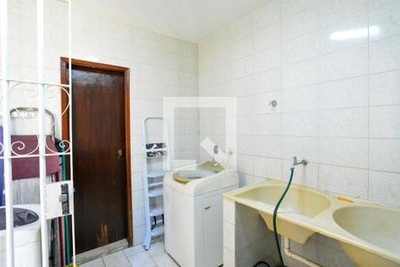 Casa à venda com 225m², 3 quartos e 2 vagas Casa à venda com 225m², 3 quartos e 2 vagasÁrea de Serviço