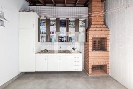 Casa à venda com 254m², 3 quartos e 5 vagas Casa à venda com 254m², 3 quartos e 5 vagasChurrasqueira