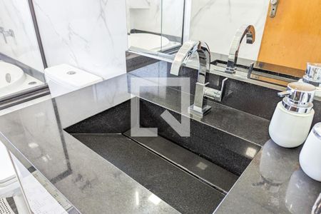 Casa à venda com 254m², 3 quartos e 5 vagas Casa à venda com 254m², 3 quartos e 5 vagasBanheiro da suíte 1