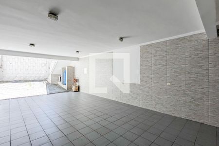 Casa à venda com 254m², 3 quartos e 5 vagas Casa à venda com 254m², 3 quartos e 5 vagasGaragem