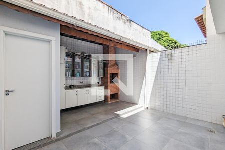 Casa à venda com 254m², 3 quartos e 5 vagas Casa à venda com 254m², 3 quartos e 5 vagasChurrasqueira