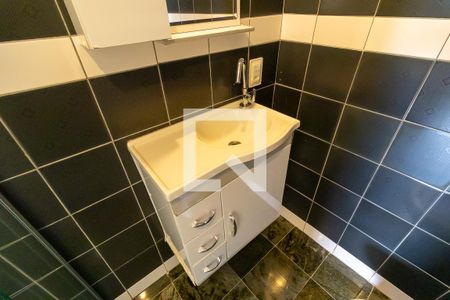 Banheiro da suíte de apartamento para alugar com 3 quartos, 72m² em Vila Itapura, Campinas