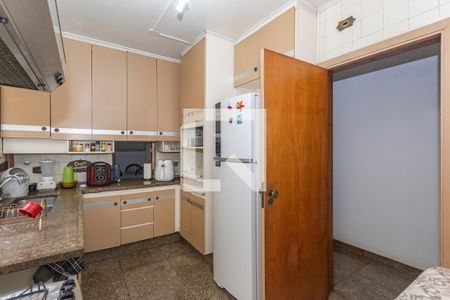 Casa à venda com 257m², 4 quartos e 3 vagas Casa à venda com 257m², 4 quartos e 3 vagasCozinha