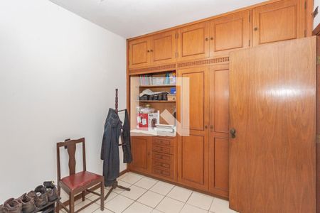 Casa à venda com 257m², 4 quartos e 3 vagas Casa à venda com 257m², 4 quartos e 3 vagasQuarto 1