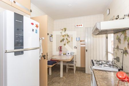 Casa à venda com 257m², 4 quartos e 3 vagas Casa à venda com 257m², 4 quartos e 3 vagasCozinha