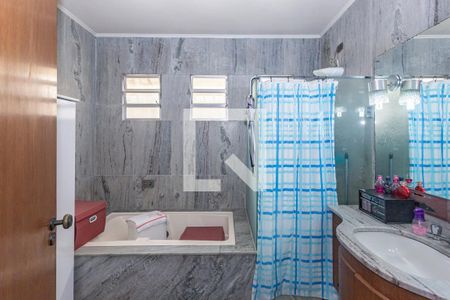 Casa à venda com 257m², 4 quartos e 3 vagas Casa à venda com 257m², 4 quartos e 3 vagasBanheiro da Suíte 2