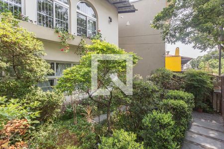 Casa à venda com 257m², 4 quartos e 3 vagas Casa à venda com 257m², 4 quartos e 3 vagasJardim