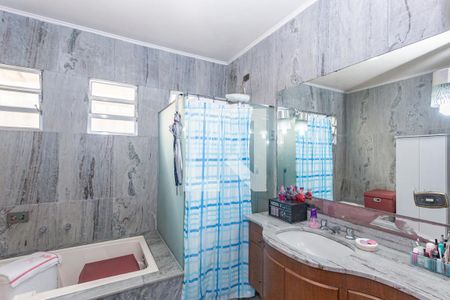 Casa à venda com 257m², 4 quartos e 3 vagas Casa à venda com 257m², 4 quartos e 3 vagasBanheiro da Suíte 2