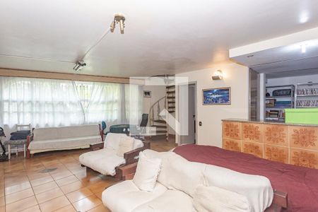 Casa à venda com 257m², 4 quartos e 3 vagas Casa à venda com 257m², 4 quartos e 3 vagasÁrea comum - Salão de beleza