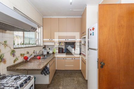 Casa à venda com 257m², 4 quartos e 3 vagas Casa à venda com 257m², 4 quartos e 3 vagasCozinha