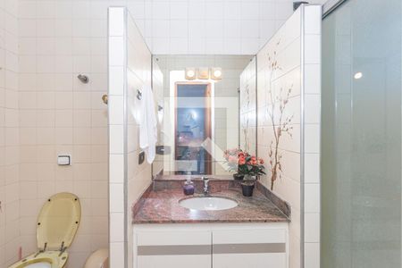 Casa à venda com 257m², 4 quartos e 3 vagas Casa à venda com 257m², 4 quartos e 3 vagasBanheiro da Suíte