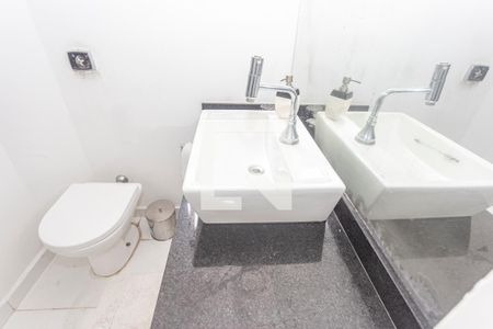 Casa à venda com 95m², 3 quartos e 1 vaga Casa à venda com 95m², 3 quartos e 1 vagaBanheiro