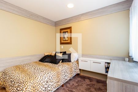 Casa à venda com 320m², 5 quartos e 2 vagas Casa à venda com 320m², 5 quartos e 2 vagasSuíte 2