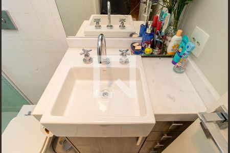 Casa à venda com 320m², 5 quartos e 2 vagas Casa à venda com 320m², 5 quartos e 2 vagasDetalhe Banheiro - Suíte 1