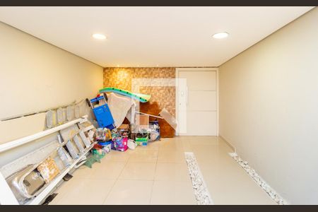 Casa à venda com 320m², 5 quartos e 2 vagas Casa à venda com 320m², 5 quartos e 2 vagasGaragem