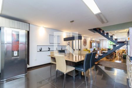 Casa à venda com 320m², 5 quartos e 2 vagas Casa à venda com 320m², 5 quartos e 2 vagasCozinha