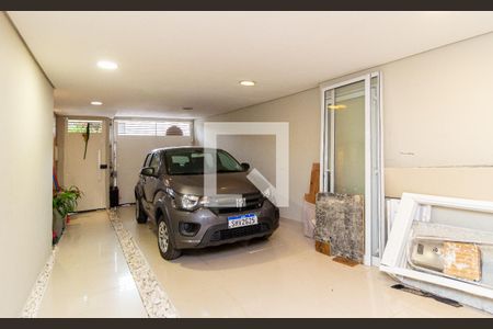 Casa à venda com 320m², 5 quartos e 2 vagas Casa à venda com 320m², 5 quartos e 2 vagasGaragem