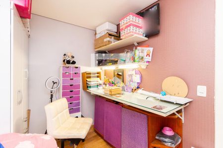 Casa à venda com 320m², 5 quartos e 2 vagas Casa à venda com 320m², 5 quartos e 2 vagasQuarto - Área de Serviço