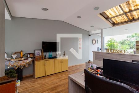 Casa à venda com 320m², 5 quartos e 2 vagas Casa à venda com 320m², 5 quartos e 2 vagasSuíte 4