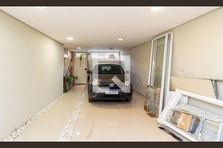 Casa à venda com 320m², 5 quartos e 2 vagas Casa à venda com 320m², 5 quartos e 2 vagasGaragem