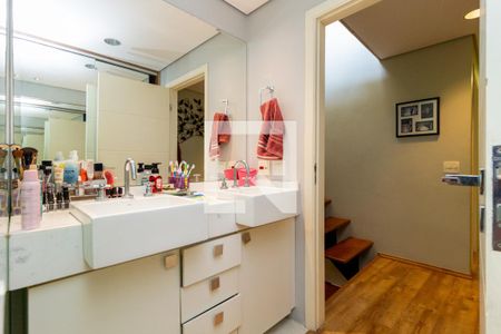 Casa à venda com 320m², 5 quartos e 2 vagas Casa à venda com 320m², 5 quartos e 2 vagasBanheiro - Suíte 3