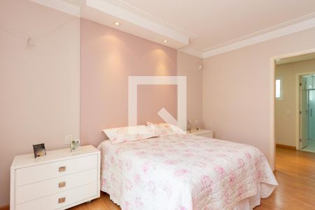 Casa à venda com 550m², 5 quartos e 6 vagasSuíte 2