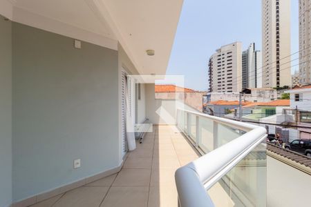 Casa à venda com 550m², 5 quartos e 6 vagasVaranda - Suíte 2 e 3