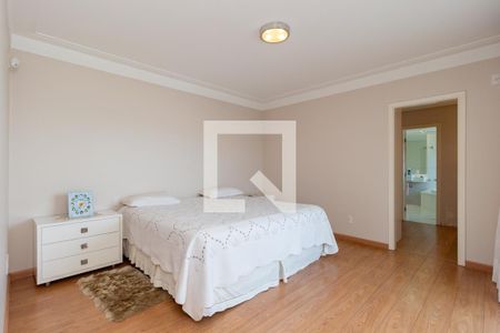 Casa à venda com 550m², 5 quartos e 6 vagasSuíte 4