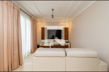 Casa à venda com 550m², 5 quartos e 6 vagasSala de TV - 2