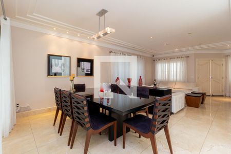 Casa à venda com 550m², 5 quartos e 6 vagasSala de Jantar