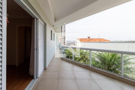 Casa à venda com 550m², 5 quartos e 6 vagasVaranda - Suíte 4