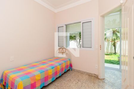 Casa à venda com 550m², 5 quartos e 6 vagasQuarto - Área de Serviço