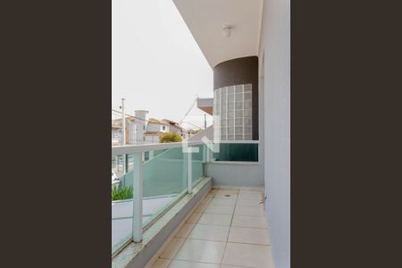Casa à venda com 309m², 5 quartos e 4 vagas Casa à venda com 309m², 5 quartos e 4 vagasVaranda da Suite 1 e Suite 2