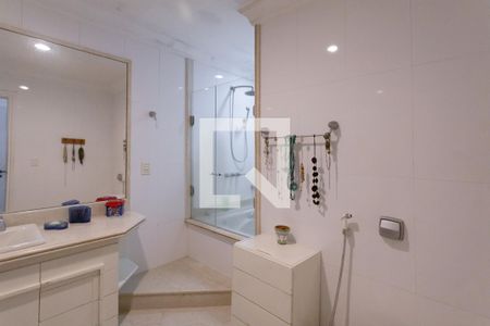 Apartamento à venda com 230m², 3 quartos e 1 vagaBanheiro da Suíte 1