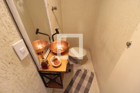 Casa de condomínio à venda com 127m², 3 quartos e 2 vagasLavabo