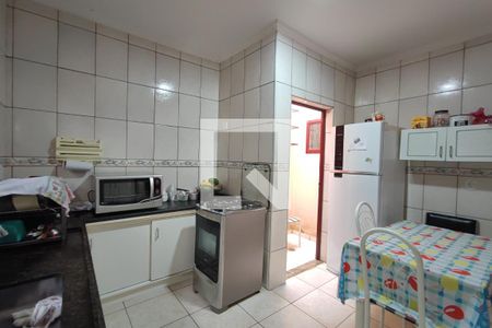 Casa à venda com 326m², 3 quartos e 2 vagasCozinha