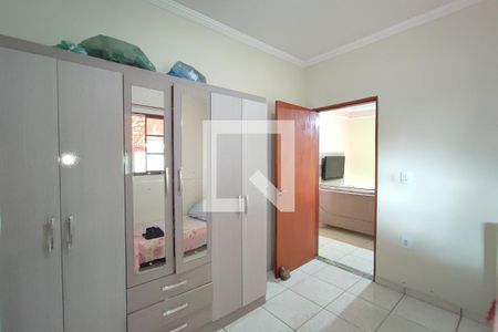 Casa à venda com 326m², 3 quartos e 2 vagasQuarto 3