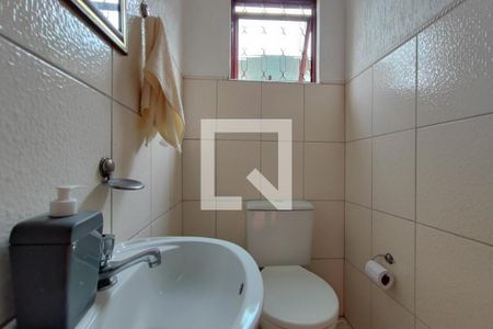 Casa à venda com 326m², 3 quartos e 2 vagasBanheiro de Serviço