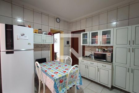 Casa à venda com 326m², 3 quartos e 2 vagasCozinha