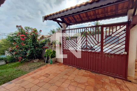Casa à venda com 326m², 3 quartos e 2 vagasQuintal