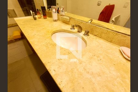 Apartamento à venda com 180m², 4 quartos e 1 vagaSuíte banheiro