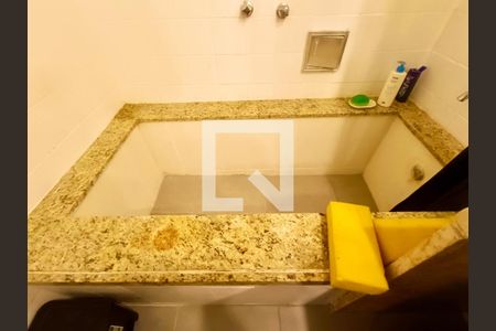 Apartamento à venda com 180m², 4 quartos e 1 vagaSuíte banheiro