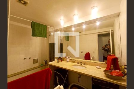 Apartamento à venda com 180m², 4 quartos e 1 vagaSuíte banheiro