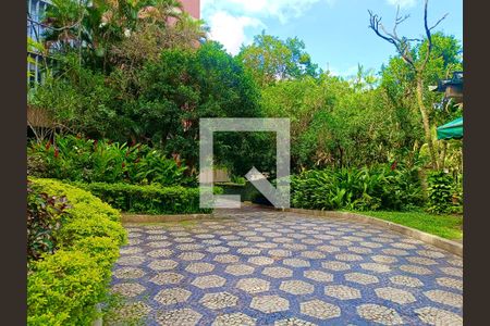 Apartamento à venda com 180m², 4 quartos e 1 vagaFachada com cartaz QA