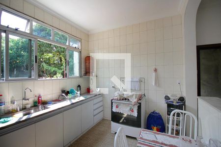 Casa à venda com 385m², 6 quartos e 1 vagaCozinha – 2º piso