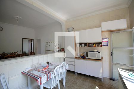 Casa à venda com 385m², 6 quartos e 1 vagaCozinha – 2º piso