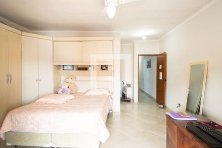 Casa à venda com 270m², 4 quartos e 2 vagas Casa à venda com 270m², 4 quartos e 2 vagasSuíte 2